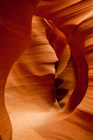slot canyon, Antelope Canyon, light beams,