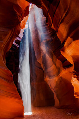 slot canyon, Antelope Canyon, light beams,