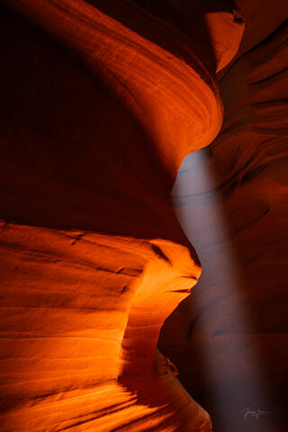 slot canyon, Antelope Canyon, light beams,