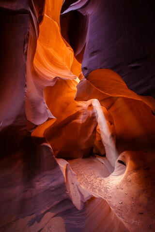 slot canyon, Antelope Canyon, light beams,
