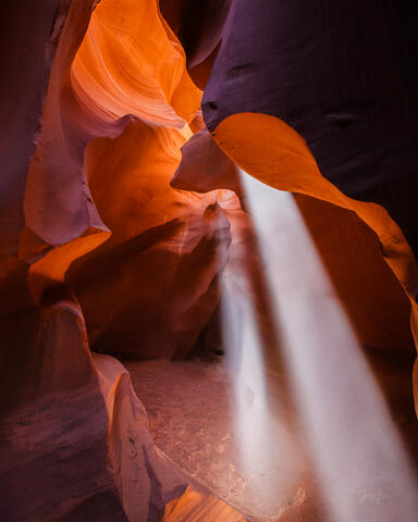 slot canyon, Antelope Canyon, light beams,