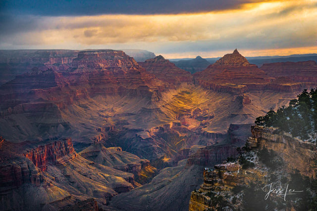 View of the expansive Grand Canyon in Arizona. 