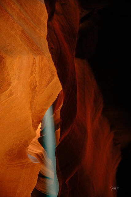 slot canyon, Antelope Canyon, light beams,