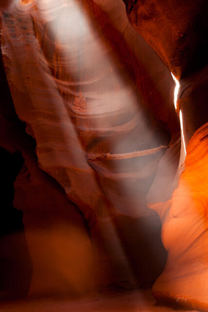 slot canyon, Antelope Canyon, light beams,