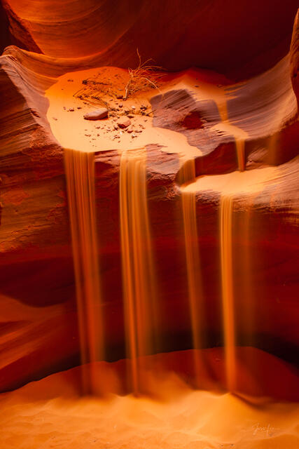 slot canyon, Antelope Canyon, light beams,