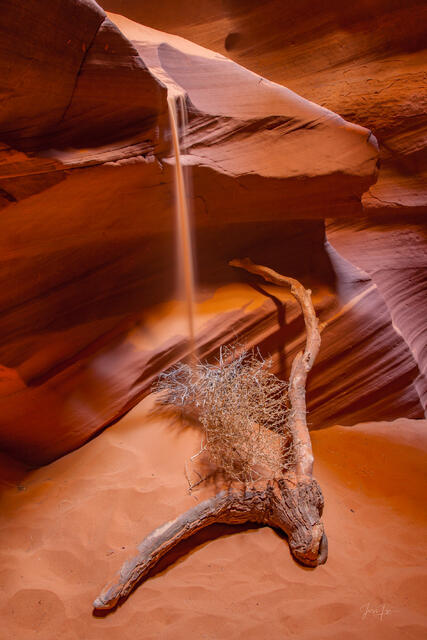 slot canyon, Antelope Canyon, light beams,