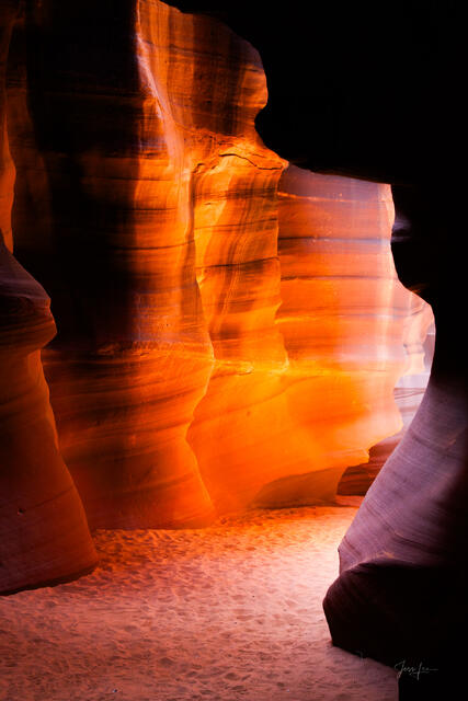 slot canyon, Antelope Canyon, light beams,