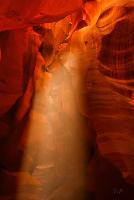 slot canyon, Antelope Canyon, light beams,