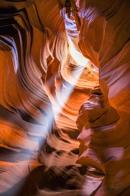 slot canyon, Antelope Canyon, light beams,