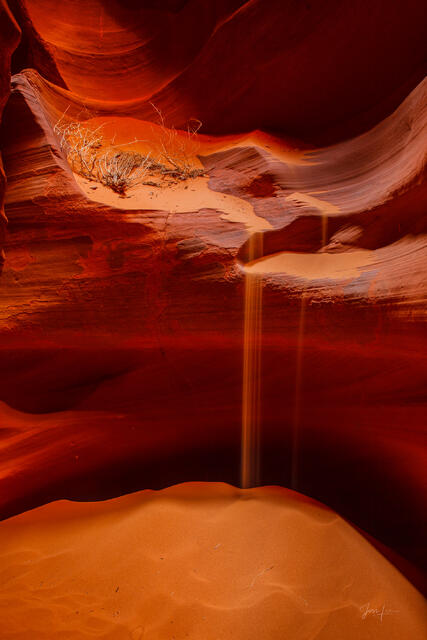 slot canyon, Antelope Canyon, light beams,