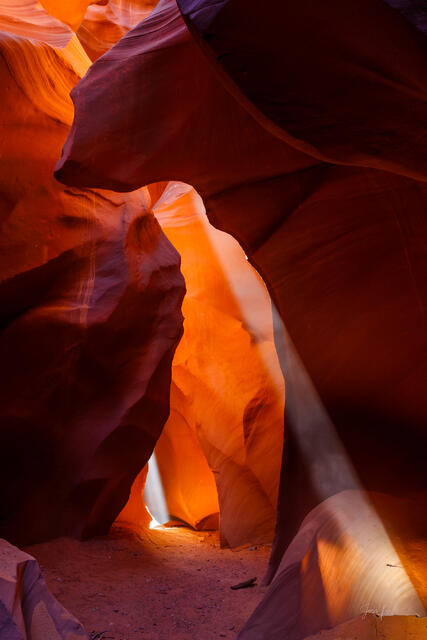 slot canyon, Antelope Canyon, light beams,