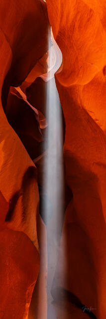 slot canyon, Antelope Canyon, light beams,