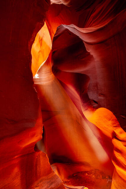 slot canyon, Antelope Canyon, light beams,