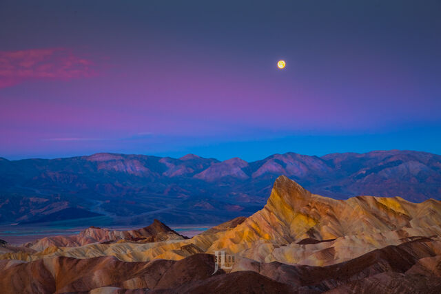 California Desert Picture at night