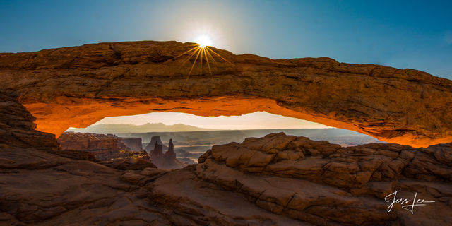 Canyonlands most popular photo location Mesa Arch 