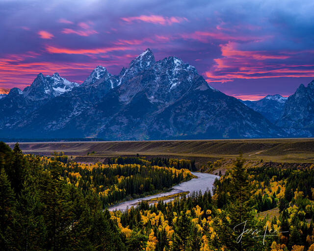 Beautiful sunset over the Grand Teton .photographed from the Snake River Overlook in Grand Teton National Park. 