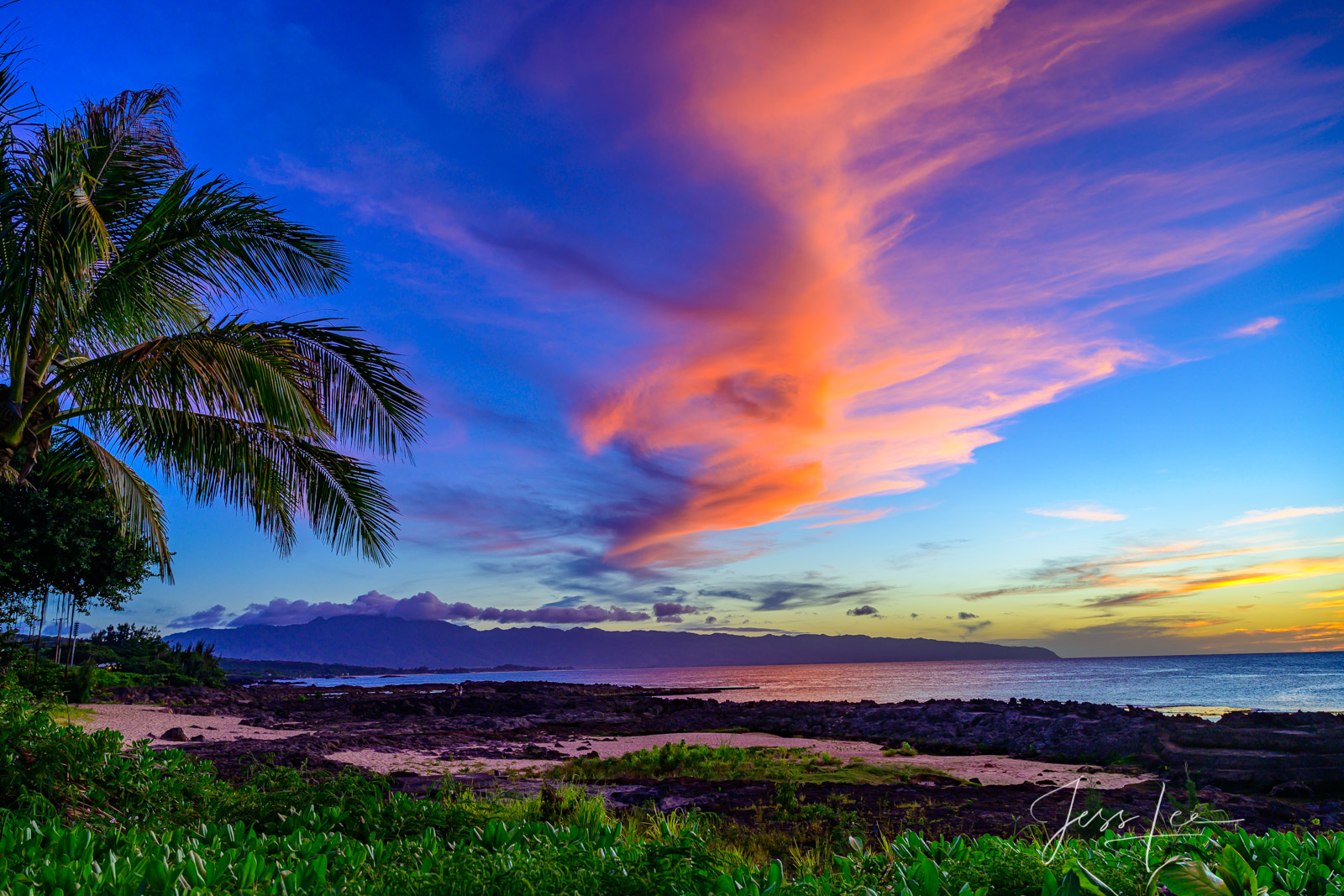 Transform your walls with Sun Streak, a beautiful Fine Art Limited Edition Print of the Hawaiian paradise photographed by Jess...