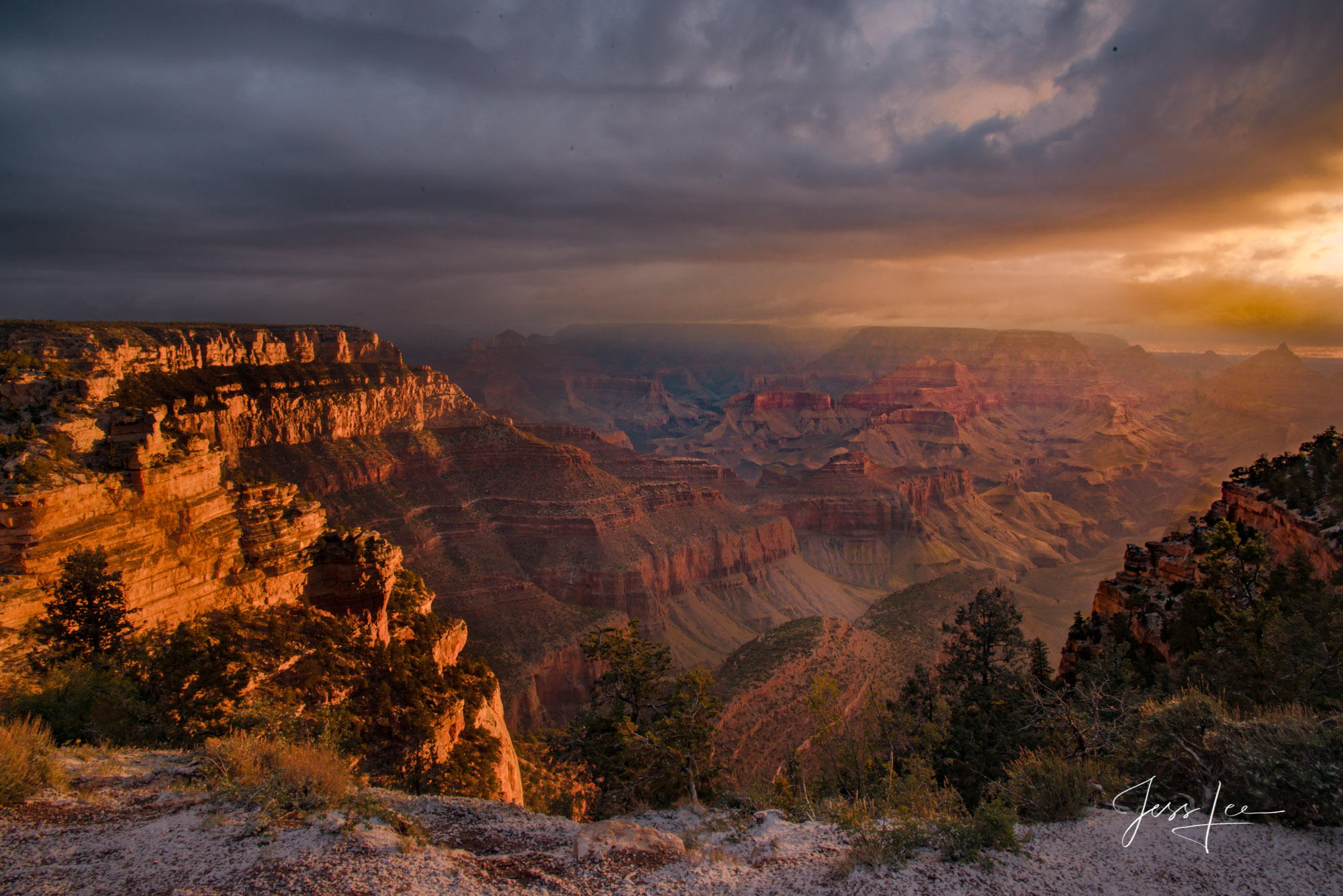 Sunset Light Golden hour settling in on Cape Royal, Grand Canyon, Arizona.