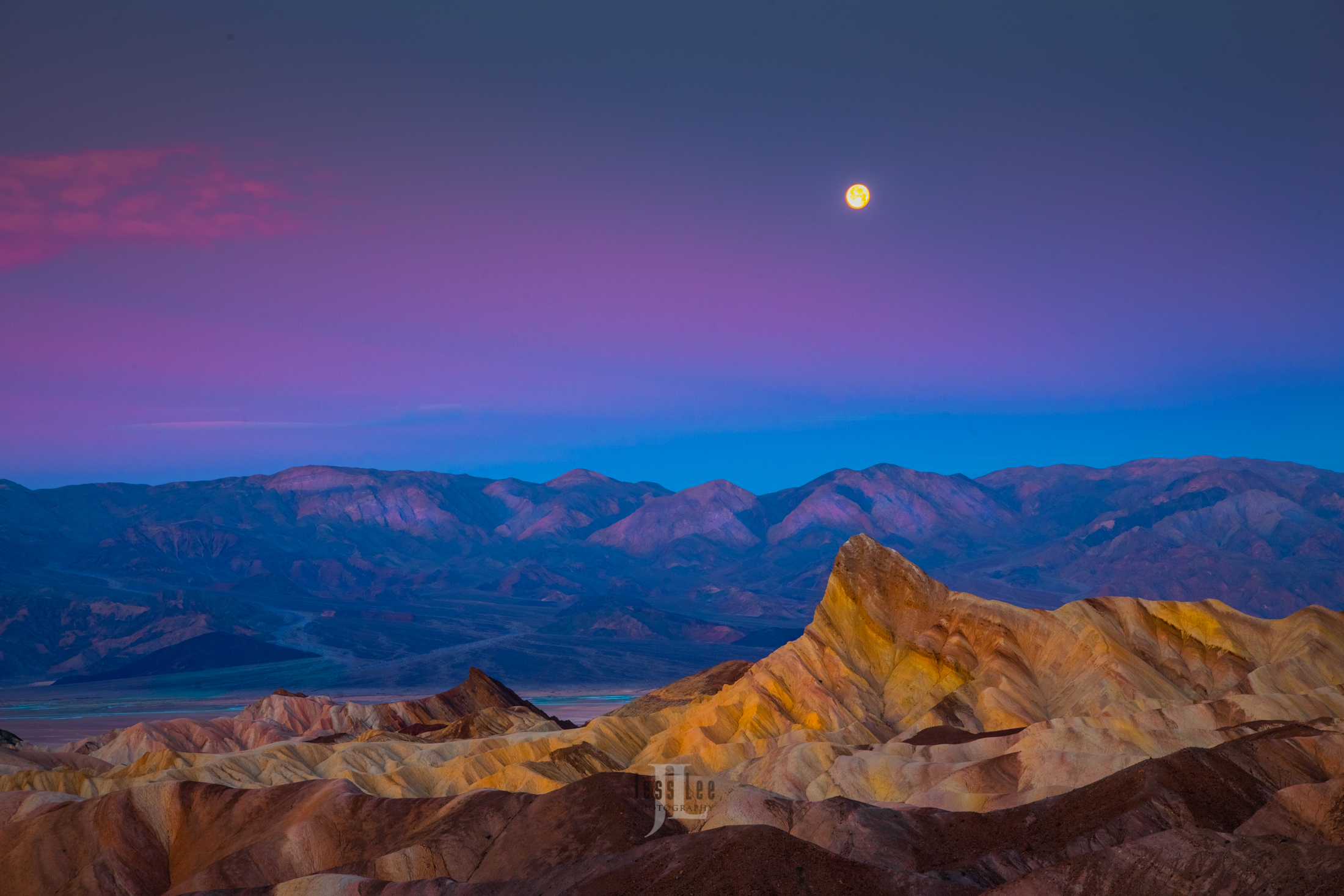 Alpen Glow moon California Desert Picture at night