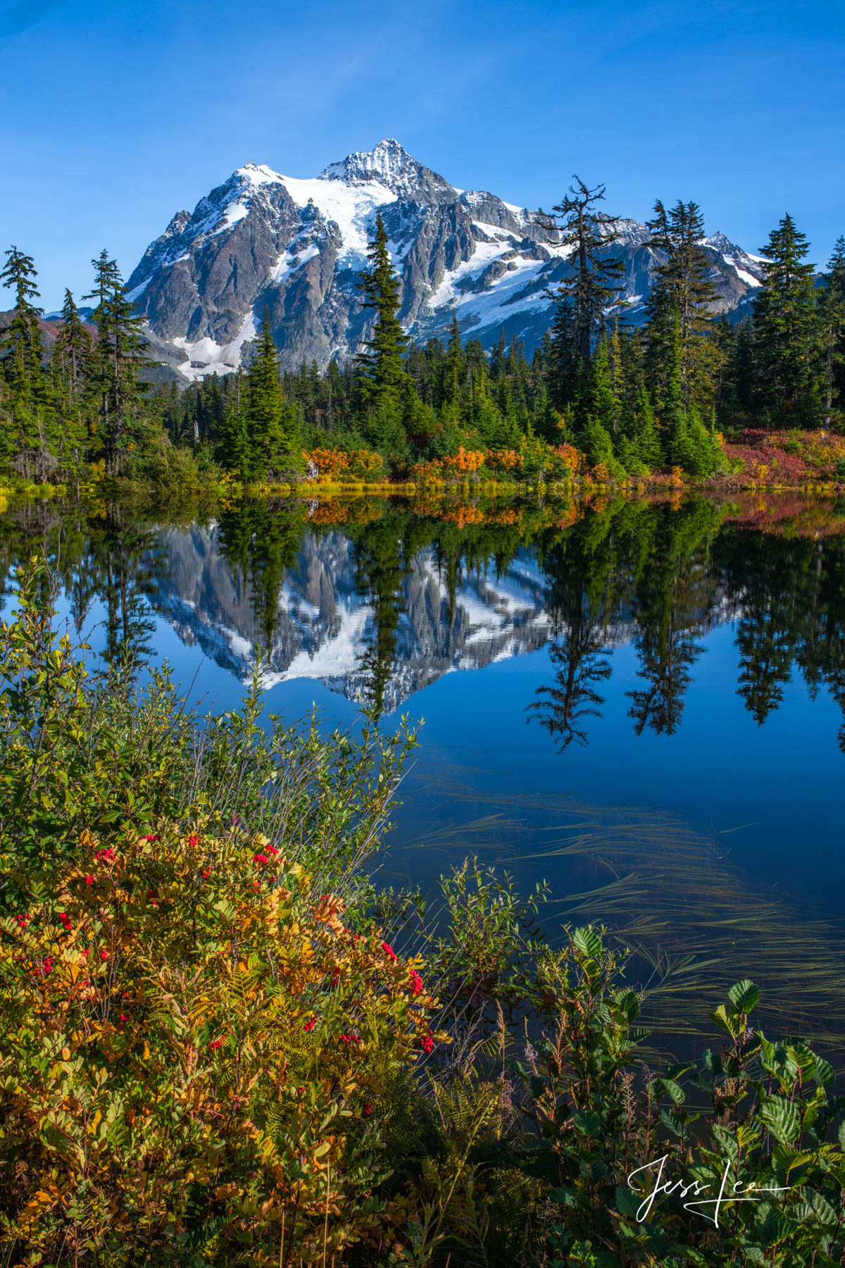 Picture Lake Limited Edition of 50 Exclusive high-resolution Museum Quality Fine Art Prints of Vertical lake Landscapes. Photos copyright ©...
